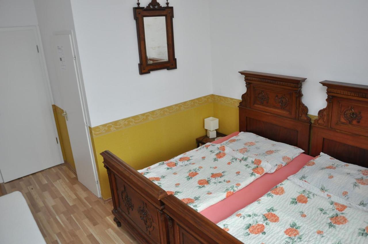 Gloriett Panzio Bed & Breakfast Fertoboz Exterior photo