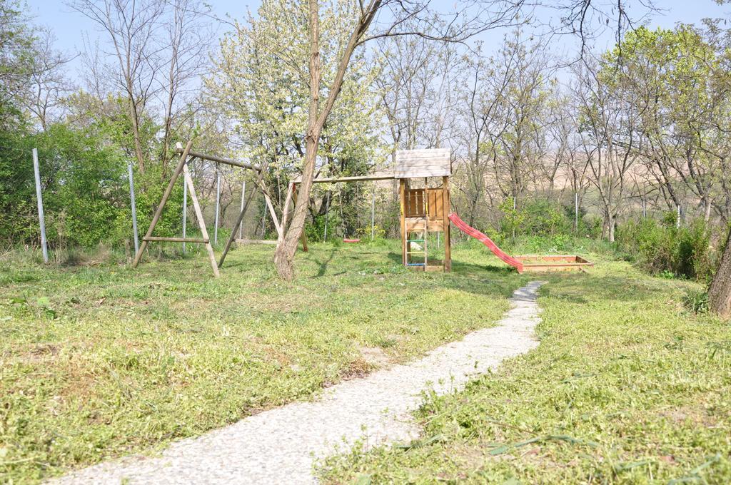 Gloriett Panzio Bed & Breakfast Fertoboz Exterior photo